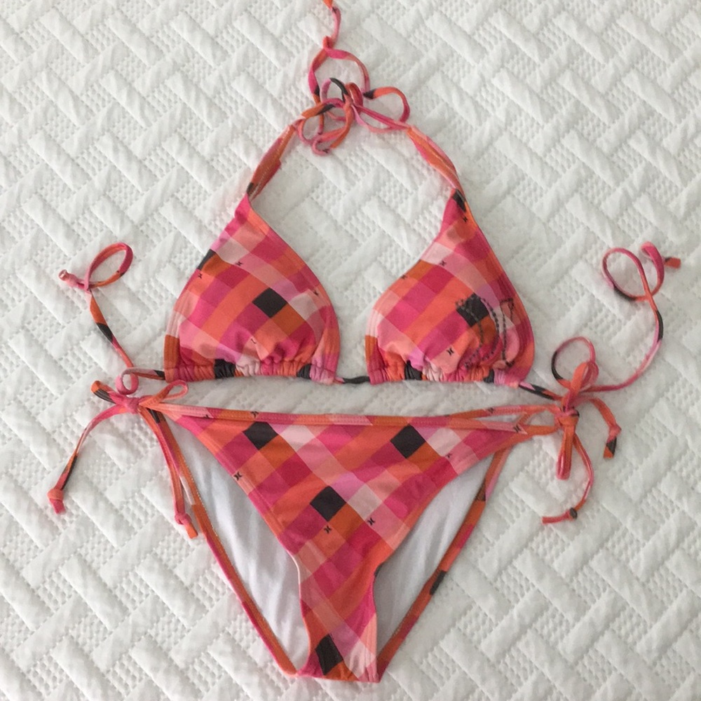 Hurley super cute two-piece swimsuit